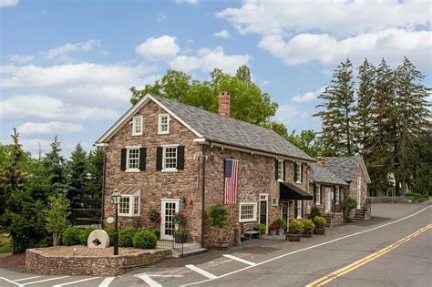 The new town cabin deli & pub, is now open and part of the candia first stoppe country store complex, located in scenic candia, nh, ¼ mile off nh route 101, exit 3, and is sure to please with a diverse and extensive pub menu which we believe is hard to match anywhere in new england. Sergeantsville Inn - A Hunterdon County NJ Restaurants ...