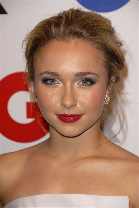 A spritz of texturing spray on damp hair can leave you with simple, soft waves. red lips makeup hayden panettiere | Red lip makeup