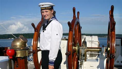 She is the second ship of that name and a sister ship of the gorch fock built in 1933. Jenny Böken - eine Chronik - ARD | Das Erste