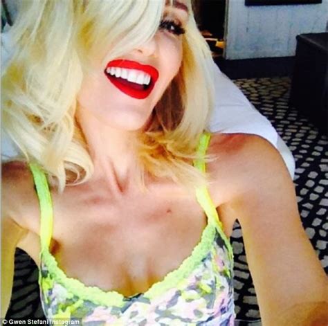 Gwen stefani, no makeup selfie here is among our favourite. Gwen Stefani, 44, shares intimate underwear selfie showing ...