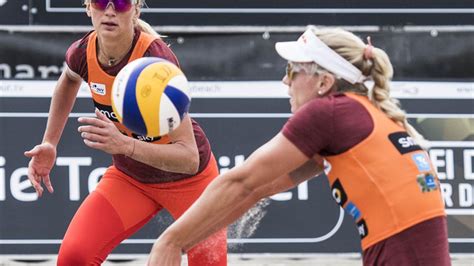 Each team works in unison to prevent the opposing team from grounding the ball on their side of the court. Lösung gefunden: Borger/Kozuch neues Beachvolleyball ...