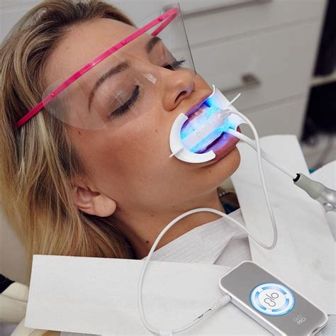 Profitieren sie als zahnarzt von dem wunsch ihrer patienten nach strahlend weißen zähnen. GLO Professional Whitening Achieves a 92% Rating from ...