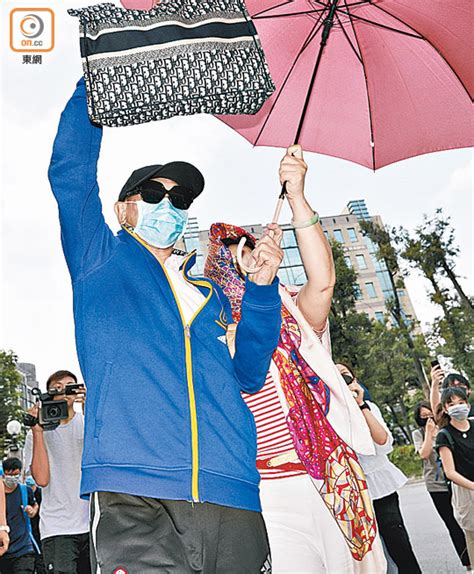 元朗白衫軍案 60歲被告10萬元保釋 - 東方日報