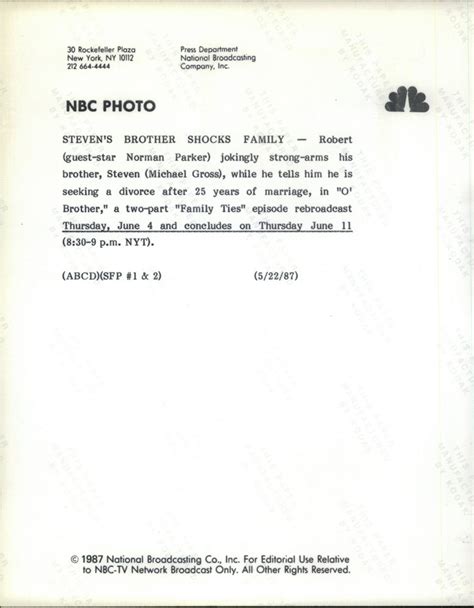 Todas las películas y series de norman parker.filmografía completa de norman parker trabajo: Norman Parker & Michael Gross in Family Ties 1987 vintage ...