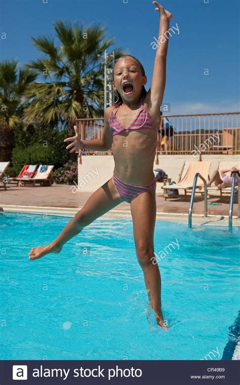 God damn, i wish girls would've dressed. Community Pools Creepshots