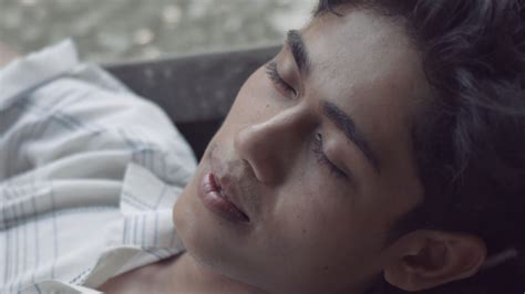 / ahogy a tengerészek harcolnak a túlélésért, családjaik kétségbeesetten harcolnak a politikai akadályokkal és. Dream - A Baha'i-inspired Short Film - Baha'i Blog