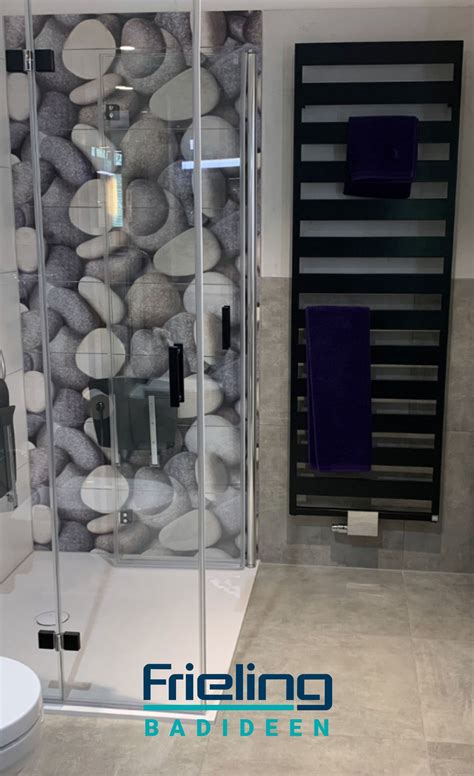Badezimmer decken ideen einzigartig 230 best badezimmer idee neubau images on pinterest. Ein ebenerdiges Bad in Schwarz, Weiß & Grau ...