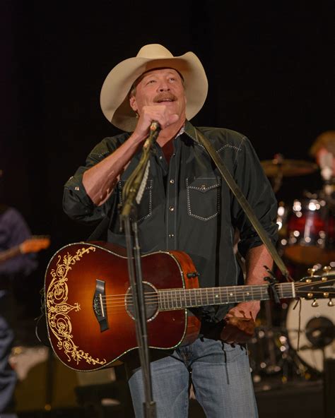 Manchester, new hampshire, united states: Alan Jackson - Small Town Southern Man - mySongbird