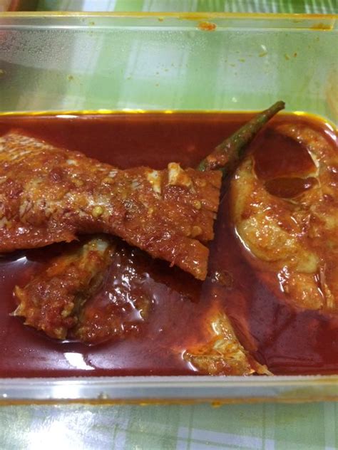 Sour and spicy) is a maritime southeast asian sour and spicy fish stew dish. Resep IKAN PEDAS ASAM Sederhana Spesial Enak
