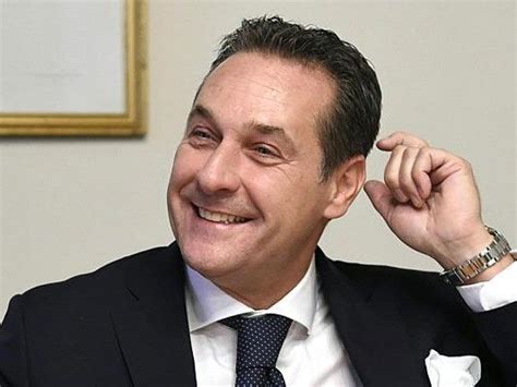 FPÖ-Chef Heinz-Christian Strache wieder in festen Händen ...