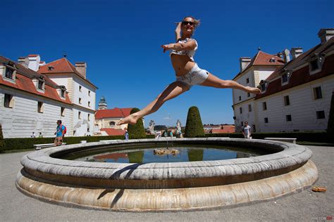 .sa blýska) i skandując „morawy, morawy!, podkreślali swój sprzeciw wobec pomysłów pragi. Mikulov, Morawy | Czechy - Wiktor Chrzanowski - blog fotograficzny, podróże, miejsca