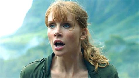 She said she got the bruises from doing stunts on the new jurassic world: Jurassic World: Dominion | Bryce Dallas Howard fala sobre ...