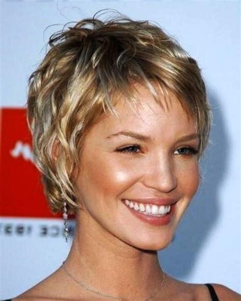 Short hair style can be used to shorten long faces and widen narrow faces. 20 Ideas of Short Haircuts For Thin Hair And Oval Face