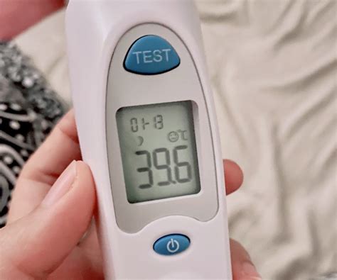 Jika bunda ingin tahu suhu badan normal bayi maka kami menyarankan supaya bunda selalu mengecek suhu tubuhnya menggunakan termometer bunda. Suhu Badan Bayi Tinggi Cecah 39.6 Celsius, Panas Teruk ...