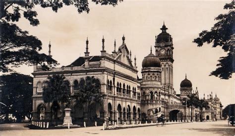 Tak semua orang ada peluang nak naik menara jam bangunan sultan abdul samad ni kan ? Sejarah Dataran Merdeka: Sejarah Bangunan Sultan Abdul Samad