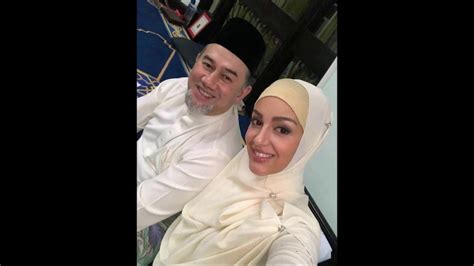 Sultan muhammad v's russian wife just hinted she wants to tell 'the truth' about their marriage maybe if i tell. 23 NOVEMBER 2018 BENARKAH TUANKU SULTAN MUHAMMAD V ...