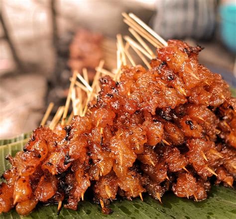 Indonesian street food sate dengan bumbu kacang #satekere #satejeroansapi. Resep Sate Kere Jeroan - 4 Ribu Tusuk Sate Kere Yu Ngatmi ...