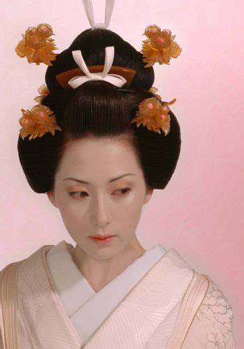See more ideas about japanese hairstyle, hair styles, hair arrange. shinto wedding. Traditional Japanese wedding hairstyle for ...