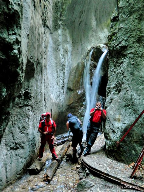 Maybe you would like to learn more about one of these? De vorba cu mine însumi: Canionul 7 scari