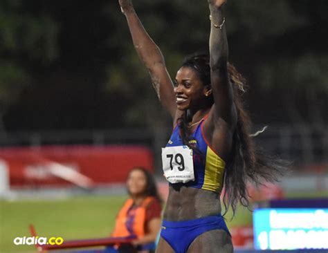 Atleta colombiana de salto de longitud, salto de altura y triple salto. VIDEO | Catherine Ibargüen, puro oro, baile y carisma | AL DíA