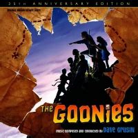 Un gruppo di potenti sta comprando tutte le case del quartiere di goon docks con chiari intenti speculativi. Download The Goonies (Original Motion Picture Score)[2010 ...