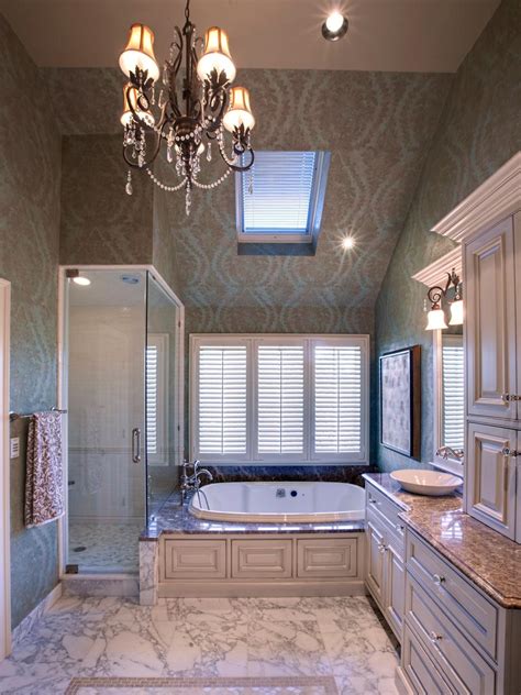 Finding the right ideas for your showers & tubs is no easy task. Dreamy Tubs and Showers | HGTV