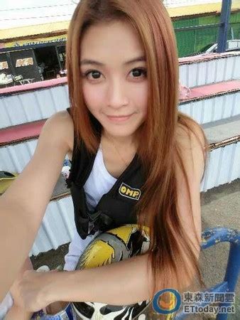 想知道為何 馮媛甄 abby feng當媽媽以後， 為何還是可以維持少女般的模樣呢？ 想知道馮媛甄與老公 hanss lin 林帛亨， 的結婚關鍵因素與育兒方式嗎？ 馮媛甄賽車訣：沒煞車就快!遭撞飛「好險不是我的車」 | 娛樂星光雲 | ETtoday東森新聞雲