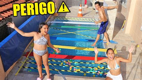 Para se refrescar no verão, aprovetar as férias e brincar com as crianças com as 10 brincadeiras do tempojunto para fazer na piscina. Desafio De Saltos Na Piscina - Cuitan Dokter