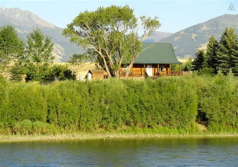 Situated in the mountains, this cabin is within 9 mi (15 km) of yellowstone park zipline, playmill theatre, and yellowstone big gun fun. Yellowstone River Vacation Homes in Gardiner | River ...