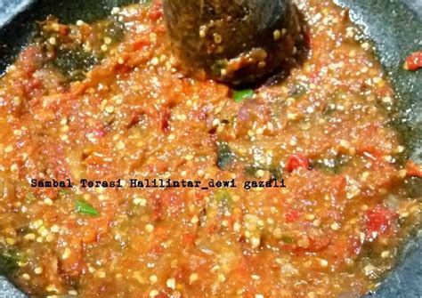 Resep sambal dadak ala resto sunda pedas segar paling enak dapat anda lihat pada video slide berikut. Resep Sambal Dadakan Enak - Resep Sambal Tomat Pedas Gurih ...