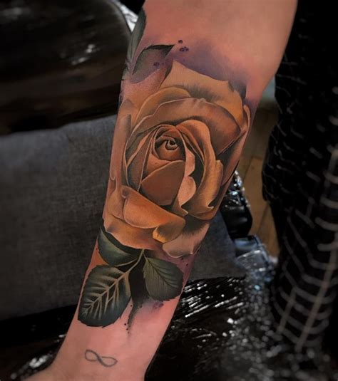 Is apparently highly sought after and is booked for a few months in advance. Feed Your Ink Addiction With 50 Of The Most Beautiful Rose ...