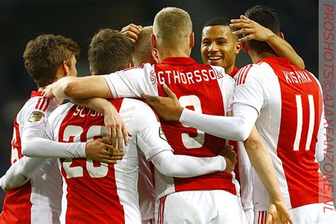 Ajax begon wervelend, maar wordt slordiger. Fotoverslag Ajax - Willem II - AjaxFanzone.NL