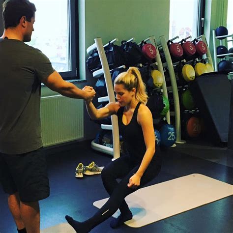 Angelina Heger und Rocco Stark zeigen sich beim ...
