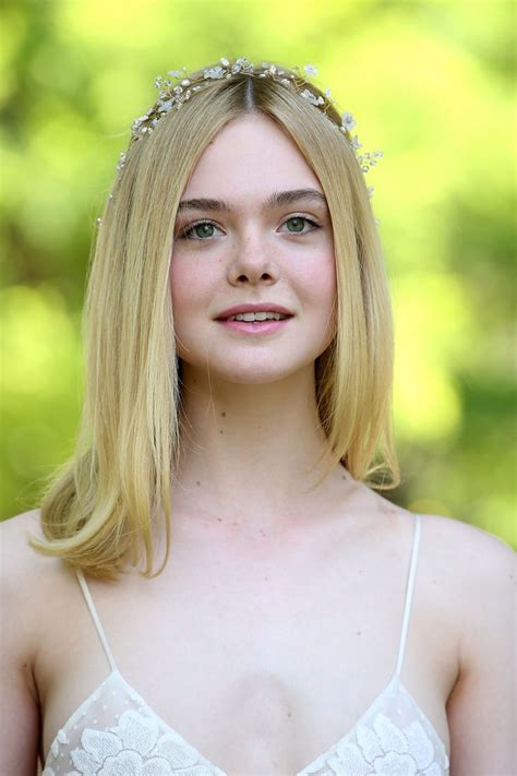 Sep 22, 2020 · elle fanning is the cover star of vanity fair's october issue. Picture of Elle Fanning