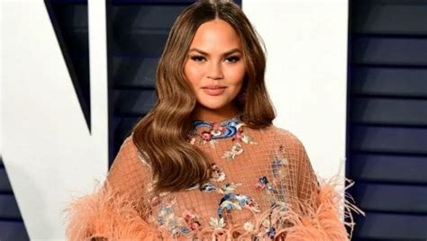 Chrissy teigen has issued a lengthy response and apology after being accused of bullying reality tv personality courtney stodden earlier this year. Chrissy teigen courtney stodden | Latest News on Chrissy ...