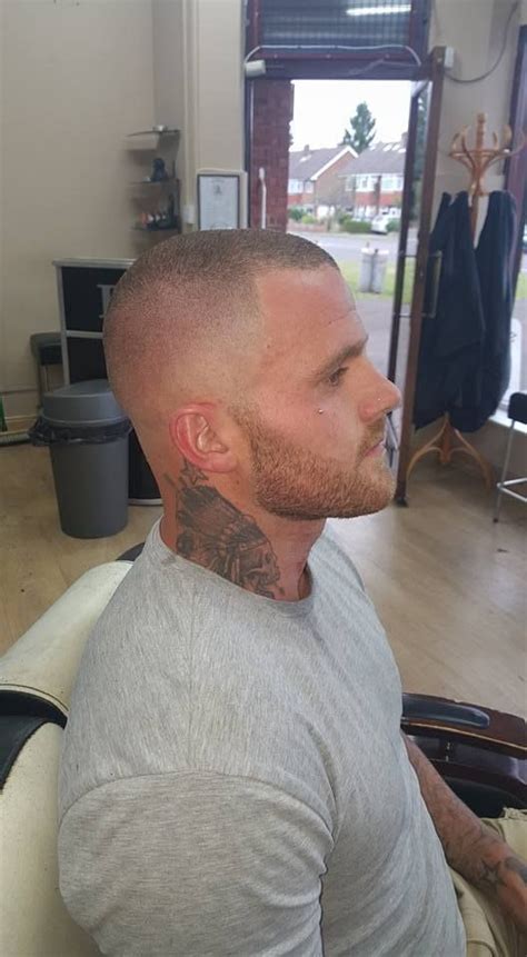 Military haircuts havent been known to be trendy or stylish but the right style on the right person can really make all the difference. Military Buzz Cut - Hairstyle Men