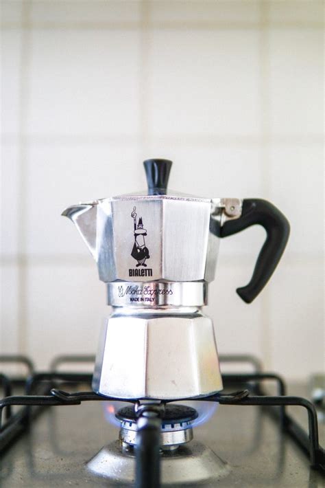 The stovetop's heat creates pressurized steam, that eventually forces (and for most of us, you'll barely tell the difference in flavor). What Is a Moka Pot: How to Make Coffee With It? | CuppaBean
