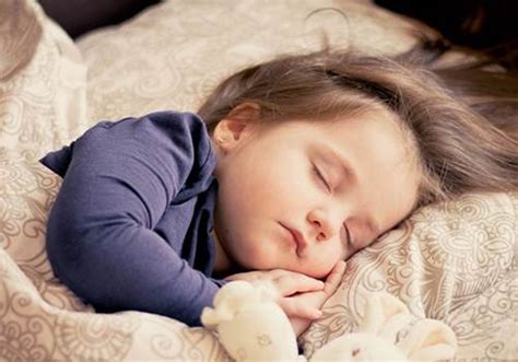 Obstructive sleep apnea (osa) adalah gangguan tidur yang serius dimana pernafasan berulang kali berhenti dan berjalan kembali ketika tidur. 10 Cara Mengatasi Kebiasaan Anak Tidur Larut Malam ...