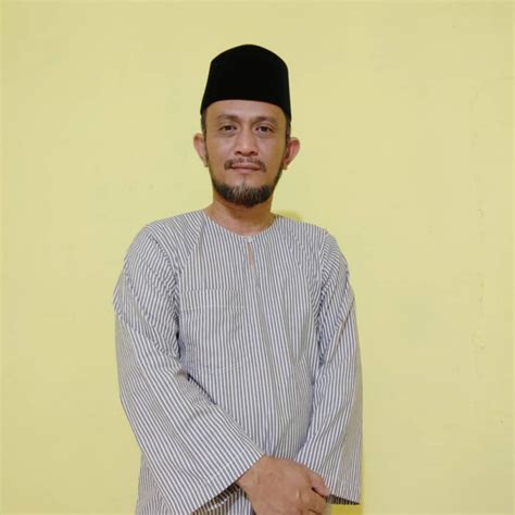 Para ulama berbeda pendapat mengenai hukum menyambung rambut dengan selain rambut manusia. Haram Hukum Warnakan Rambut & Kuku. Tapi Bagaimana Nak ...