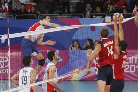 Mesmo assim, a seleção brasileira masculina de vôlei encerrou a fase classificatória em primeiro lugar com 38 pontos (13 vitórias e duas derrotas). Chile vuelve al vólei con épica victoria ante Estados ...