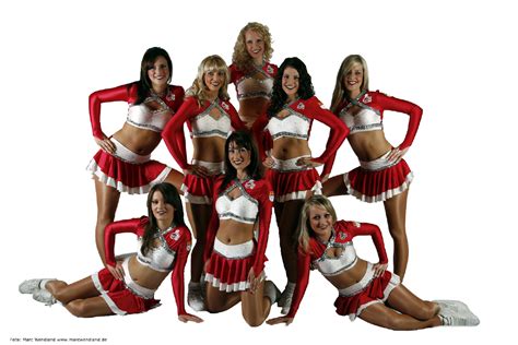 Cheerleader des 1.fc köln unter dem protektorat der kölnischen kg. 03.03.: FC-Cheerleader suchen Verstärkung