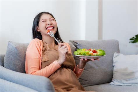 Susu mengandung banyak nutrisi yang dibutuhkan untuk ibu hamil, yaitu. Makanan Super untuk Ibu Hamil - Sehati Kehamilanku