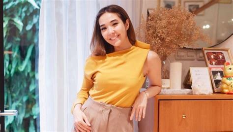 ˈbʏntçn̩, born 20 july 1980) is a brazilian model, activist, and businesswoman. Gisel is carrying on with her life as if her alleged sex ...