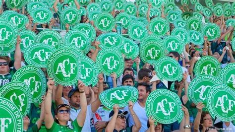 Check spelling or type a new query. Chapecoense richtet sich wieder auf - Blickpunkt Lateinamerika