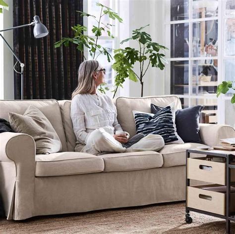 Und trotz der angst vor flecken und flecken lieben es die. Stylish Couches That Are Surprisingly Affordable | Ektorp ...