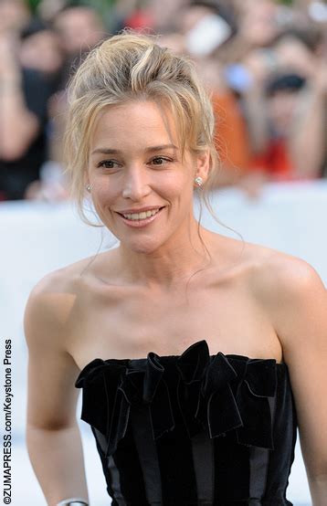 'covert affairs' piper perabo own fashion sense influences annie walker's. Piper Perabo at the Looper premiere at Roy Thomson Hall ...