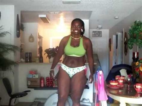 Old grany talking about isibumbu. Body shot ,Weigh in & cloths up date u have to see this ...