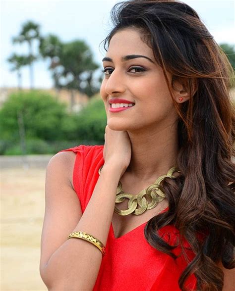 Help us build our profile of erica fernandes! Real Life Pictures of Erica aka Sonakshi of 'Kuch Rang ...