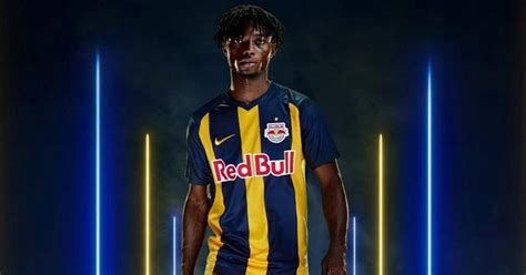 We did not find results for: Red Bull Salzburg 19-20 Away Kit Released - Footy Headlines