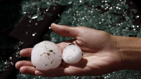 Algunas son pequeñas y se mueven en la nube, sometiéndose a diversas condiciones de. Vídeo: Vídeo: Granizo gigante en Navarra